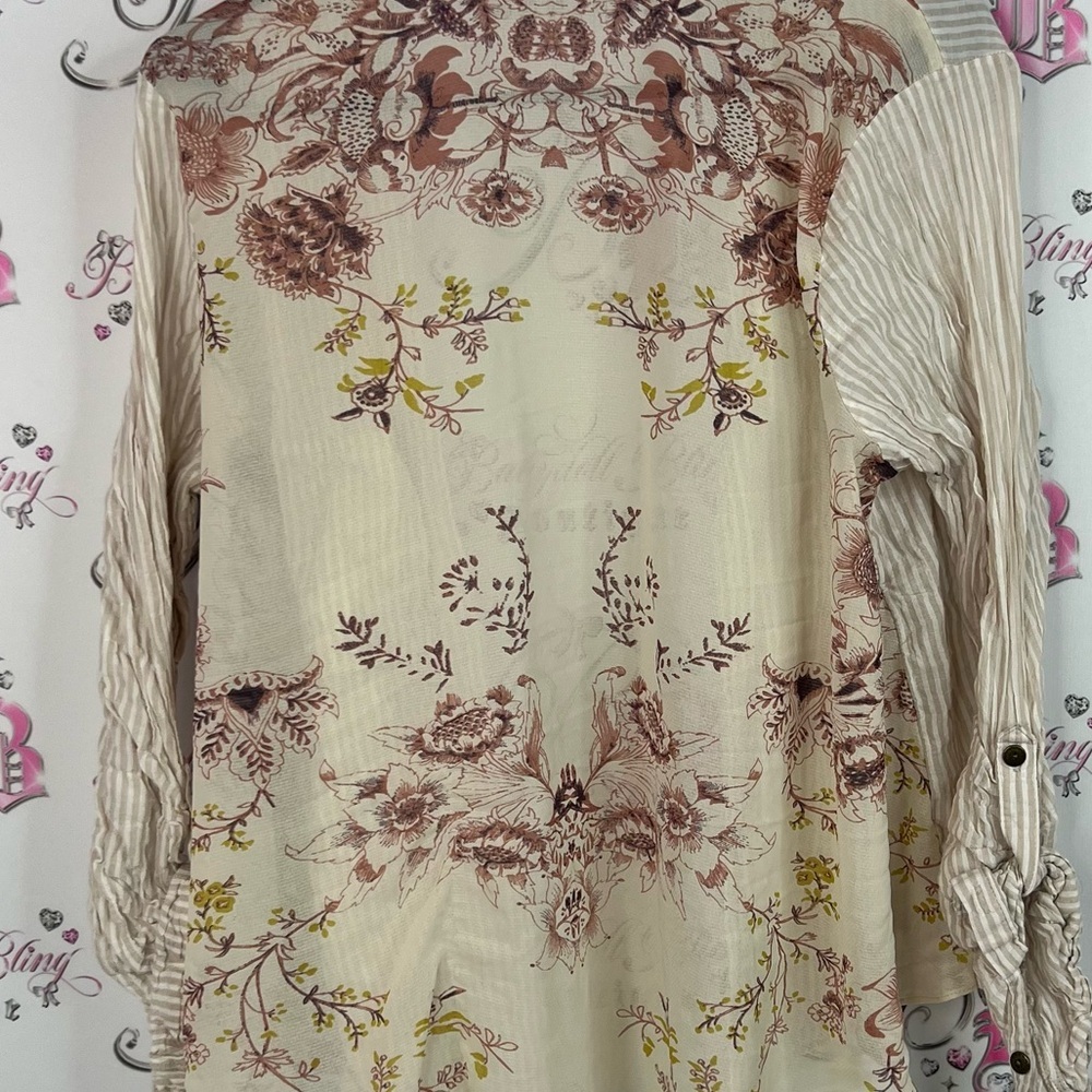 Button up floral back flowers Striped Button-Up Shirt with Floral Lining - Picture 6 of 7
